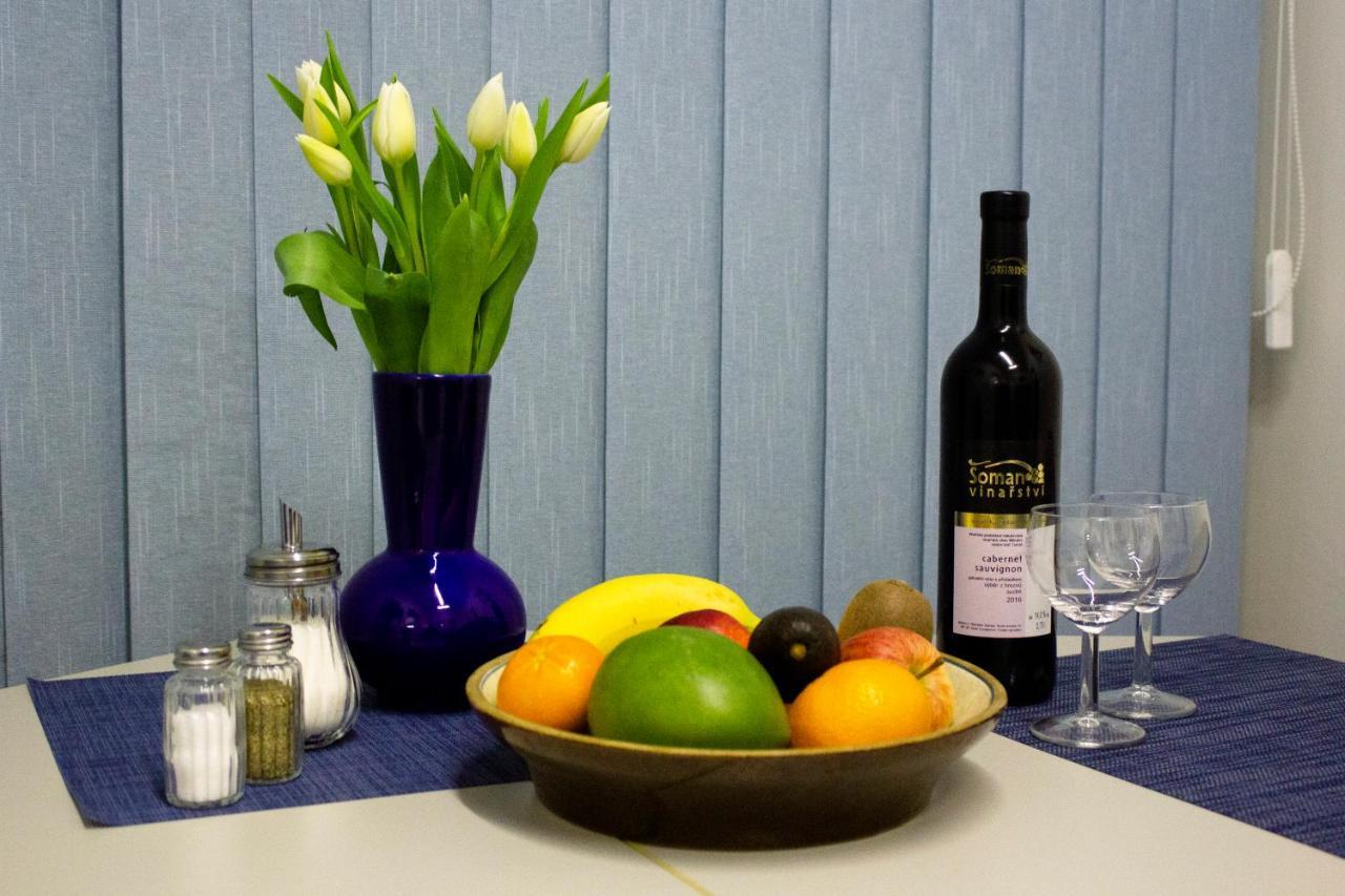 Blue Apartment In Beautiful English Style Garden With Atmosphere 布拉格 外观 照片