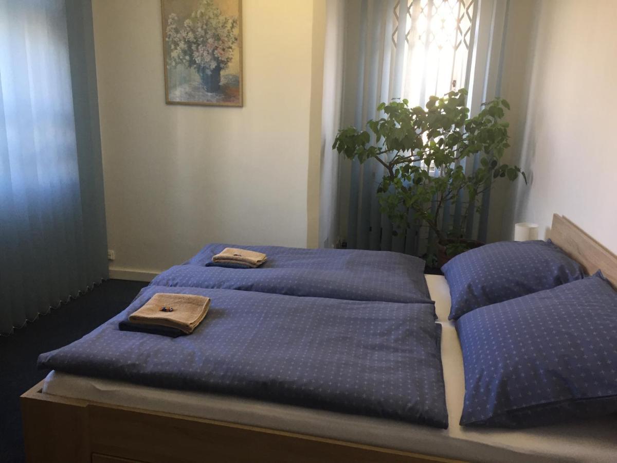 Blue Apartment In Beautiful English Style Garden With Atmosphere 布拉格 外观 照片