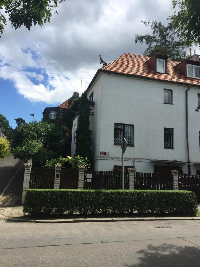 Blue Apartment In Beautiful English Style Garden With Atmosphere 布拉格 外观 照片