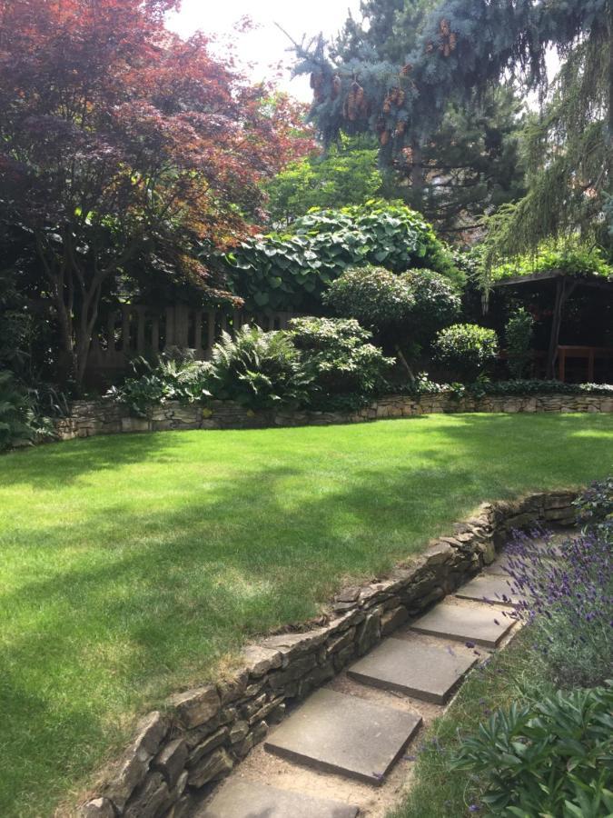 Blue Apartment In Beautiful English Style Garden With Atmosphere 布拉格 外观 照片